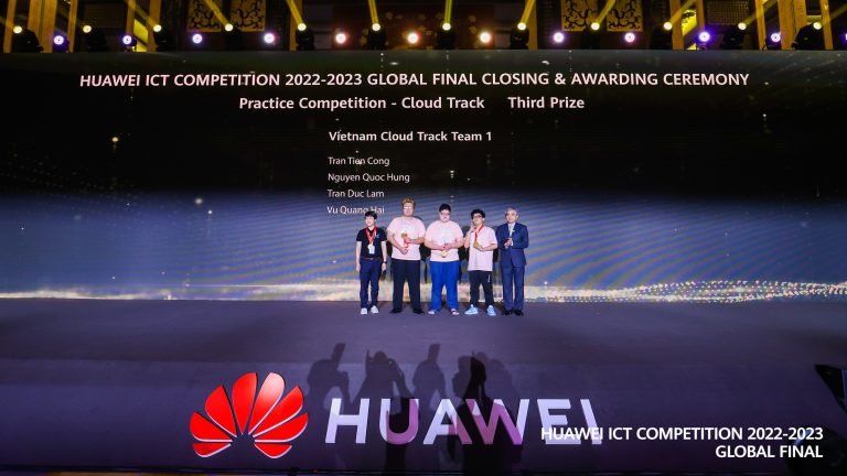 Sinh viên Việt Nam giành giải Ba cuộc thi Huawei ICT Competition 2022-2023
