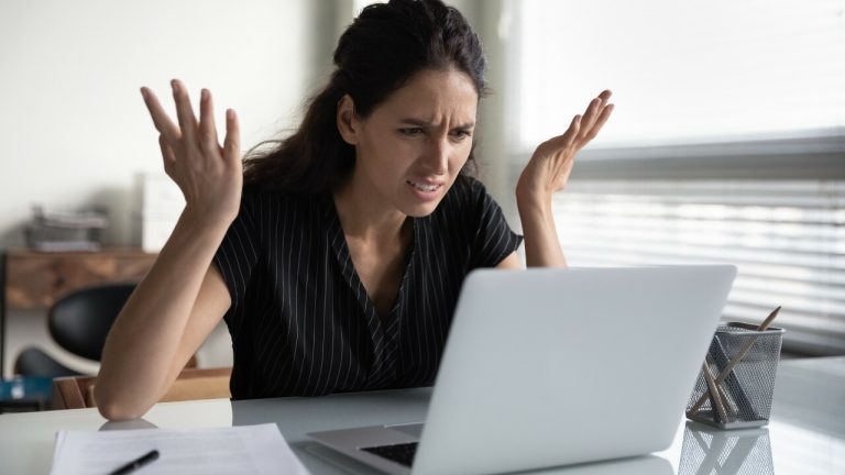Khắc phục lỗi 0xC000015B khi đăng nhập Windows