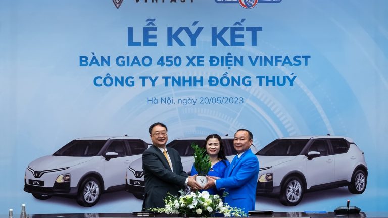 Lado taxi mua thêm 300 xe VinFast VF 5 Plus để mở rộng dịch vụ taxi điện