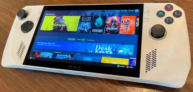 Lập trình viên Linux biến ROG Ally thành giải pháp thay thế Steam Deck