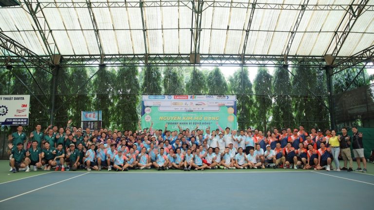 Gần 120 vận động viên ngành CNTT tham gia giải đấu tennis “Doanh nhân vì cộng đồng”