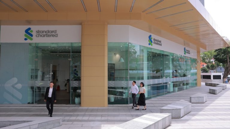 Standard Chartered dự báo kinh tế Việt Nam nửa cuối năm 2023