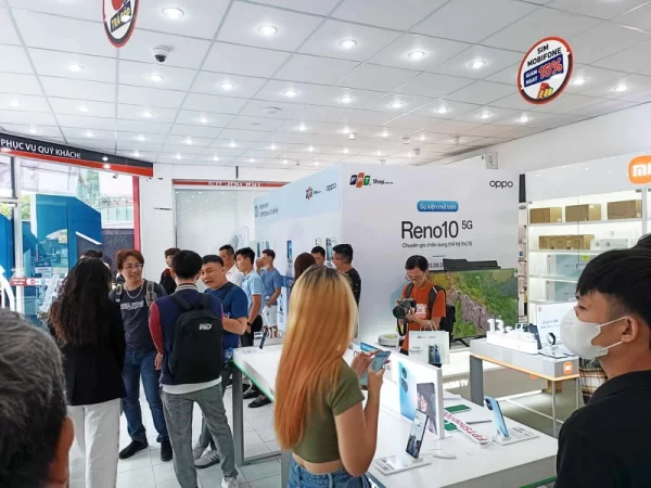 FPT Shop mở bán OPPO Reno10 5G 256GB, tặng quà giá trị cho người dùng