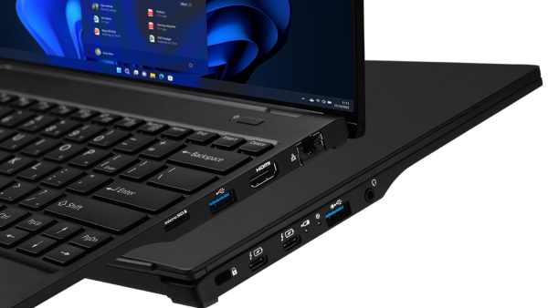 Fujitsu Client Computing Limited ra mắt FMV UH-X 14” - mẫu máy tính xách tay mới của dòng Ultralight