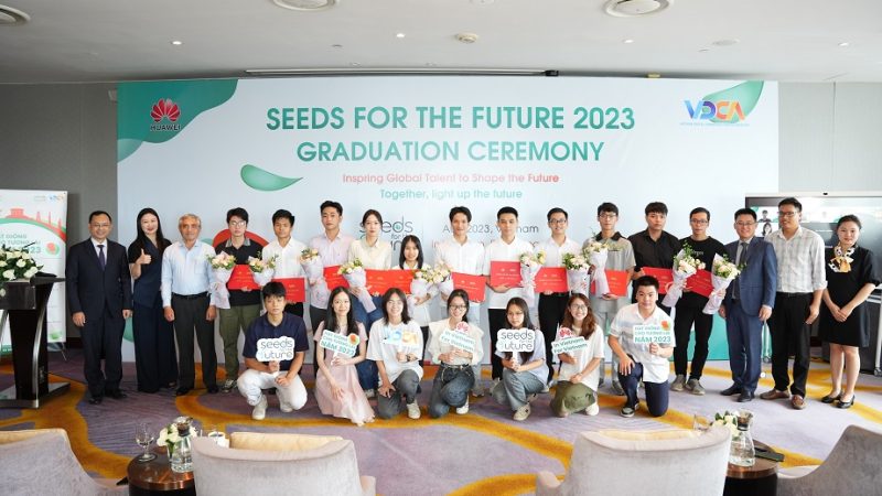 Chương trình “Hạt giống cho Tương lai – Seeds for the Future” mùa thứ 8 đã tìm được 04 sinh viên xuất sắc nhất