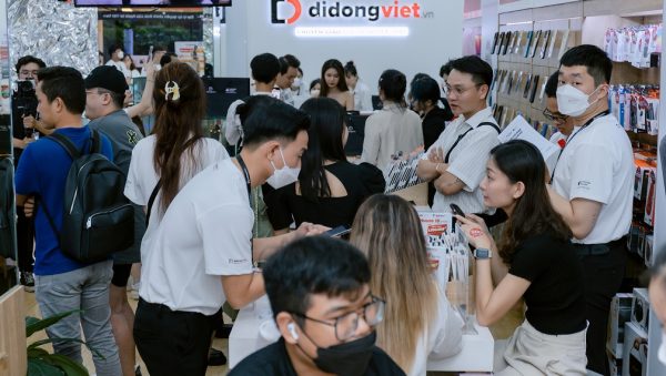 Di Động Việt mở bán sớm, trả máy tất cả khách hàng đặt cọc iPhone 15 series