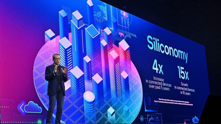 Intel Innovation 2023: Hỗ trợ các Nhà phát triển phổ cập AI đến mọi nơi