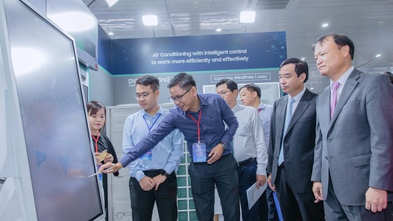 Samsung giới thiệu giải pháp công nghệ toàn diện hỗ trợ doanh nghiệp tại Triển lãm Công nghiệp Hỗ trợ & Chế biến Chế tạo 2023