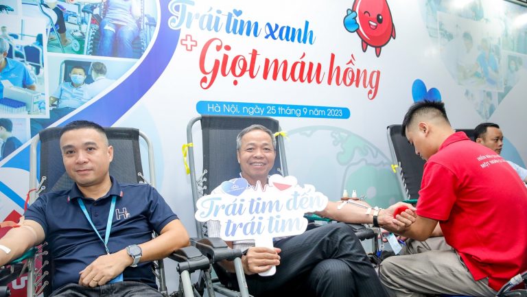 CMC tổ chức hiến máu tình nguyện, trao đi gần 500 đơn vị máu