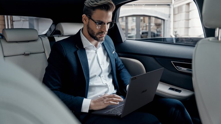 ASUS Expert Series thế hệ mới với điểm nhấn ExpertBook B9 OLED đề cao giá trị phát triển bền vững