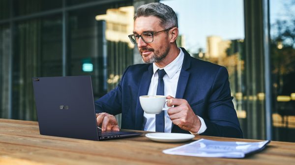 ASUS Expert Series thế hệ mới với điểm nhấn ExpertBook B9 OLED đề cao giá trị phát triển bền vững