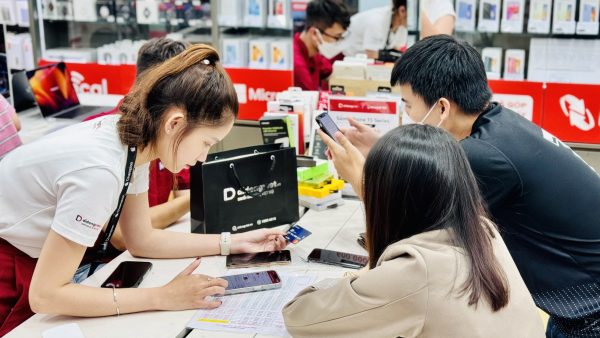 Sau một tháng mở bán, giá iPhone 15 Pro Max ra sao?