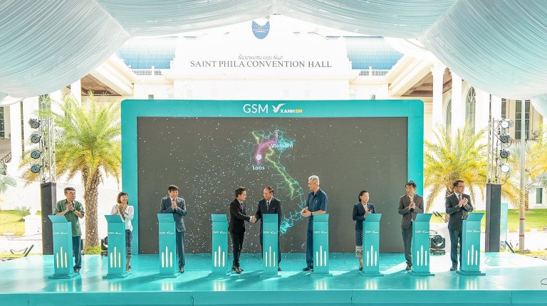 GSM khai trương dịch vụ taxi điện tại Lào