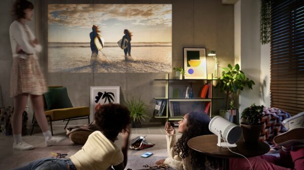 Samsung ra mắt máy chiếu The Freestyle thế hệ 2 tại Việt Nam