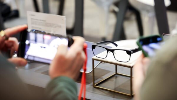 OPPO trình làng OPPO Air Glass 3 mới tại MWC 2024