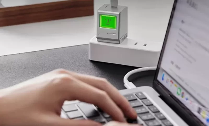 Sharge ra mắt sạc nhanh 35W kiểu máy Mac cổ điển, có màn hình