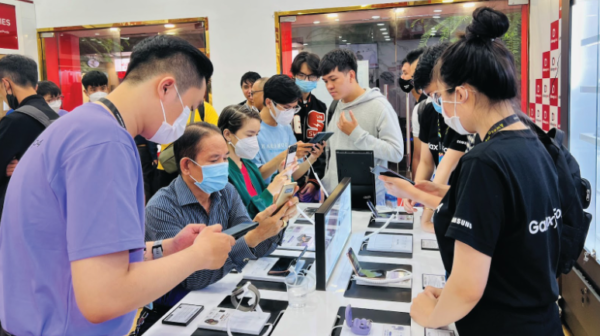 Deal dịp lễ 30/4 - 1/5: Phụ kiện 1K, iPhone 15 Pro Max giảm 6,6 triệu đồng, thu cũ lên đời tặng thêm đến 4 triệu đồng