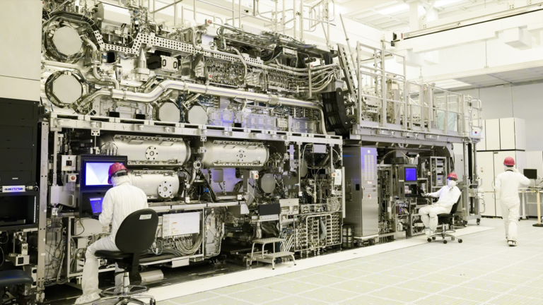Intel ứng dụng công nghệ High NA EUV vào sản xuất