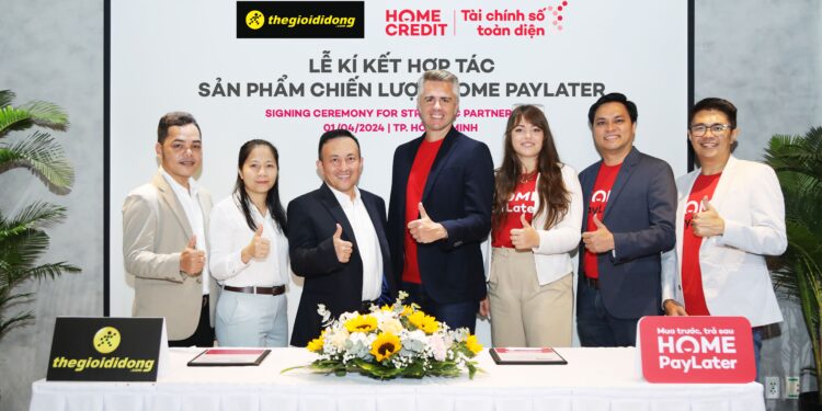 Home Credit Việt Nam ký hợp tác dự án 'Mua trước, trả sau’ Home PayLater với Thế Giới Di Động