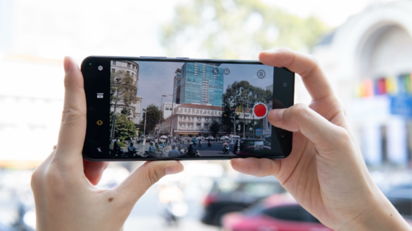 vivo Y100 và OPPO Reno11 F: Đâu là smartphone tầm trung dành cho bạn?