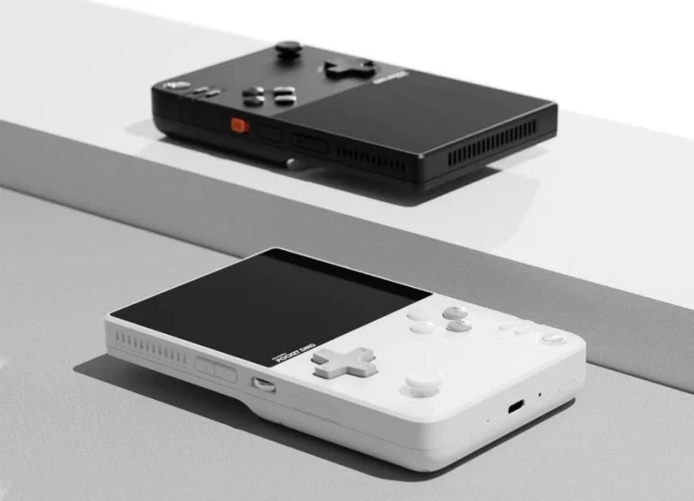 AYANEO Pocket DMG