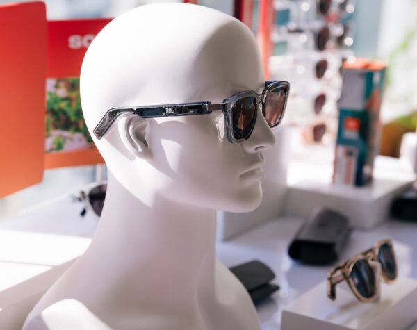 Kính nghe nhạc JBL Soundgear Frames lần đầu tiên trình làng tại Việt Nam