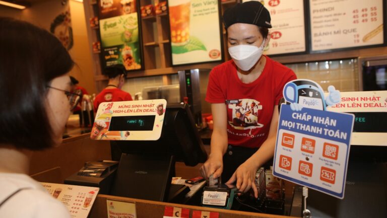 Kinh tế hồi phục, thanh toán không tiền mặt tại Việt Nam ghi nhận kết quả tích cực