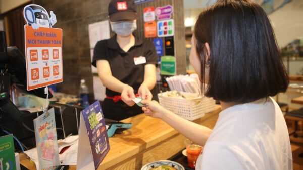 Kinh tế hồi phục, thanh toán không tiền mặt tại Việt Nam ghi nhận kết quả tích cực