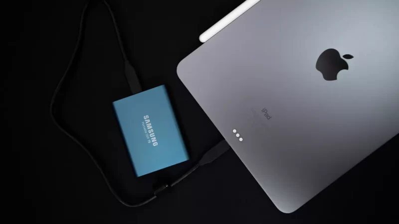 Định dạng ổ đĩa ngoài trên iPhone và iPad với iOS 18