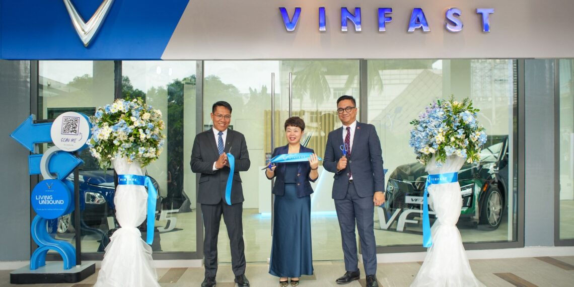 VinFast khai trương ba cửa hàng đại lý đầu tiên tại Philippines