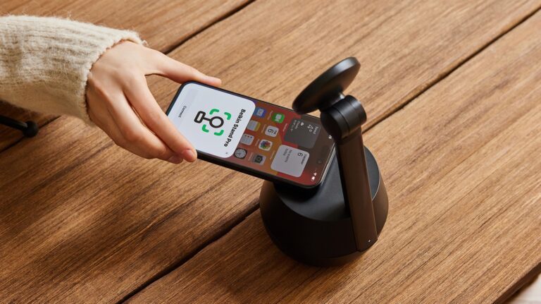 Belkin ra mắt sản phẩm Auto-Tracking Stand Pro cùng các sản phẩm sạc chuẩn Qi2