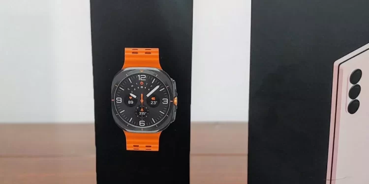 Galaxy Watch 7 và Ultra không còn hỗ trợ sạc không dây từ điện thoại của bạn