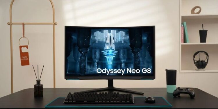 Samsung Odyssey OLED G8 được đánh giá cao và khen ngợi từ các chuyên trang công nghệ