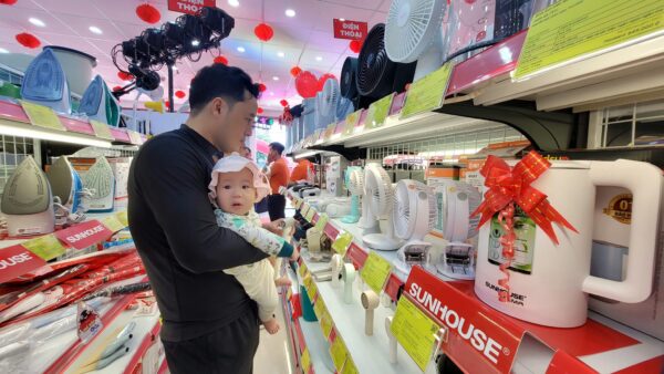 FPT Shop đồng loạt khai trương chuỗi cửa hàng điện máy trên toàn quốc