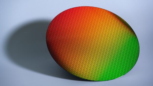 Intel Foundry đã hoàn thiện tiến trình mới, sẵn sàng đưa vào sản xuất hàng loạt vào năm 2025