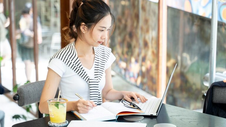 Đánh giá Zenbook S 14 (UX5406): Laptop AI đạt chuẩn Copilot+ PC với vi xử lý Intel Core Ultra (series 2)