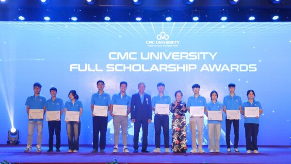 Trường Đại học CMC khai giảng khoá 3, trao quỹ học bổng 96 tỷ đồng