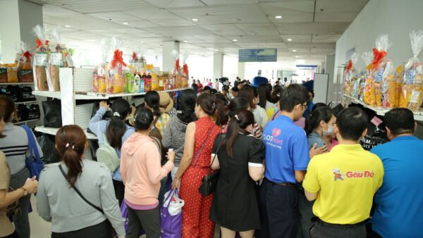 Napas và Mastercard trao 2.010 suất tầm soát ung thư và tổ chức “gian hàng 0 đồng” cho phụ nữ khó khăn