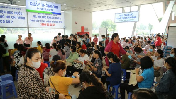 Napas và Mastercard trao 2.010 suất tầm soát ung thư và tổ chức “gian hàng 0 đồng” cho phụ nữ khó khăn