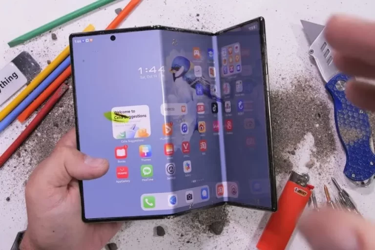 Huawei Mate XT: Thử nghiệm độ bền ấn tượng nhưng đầy lo ngại