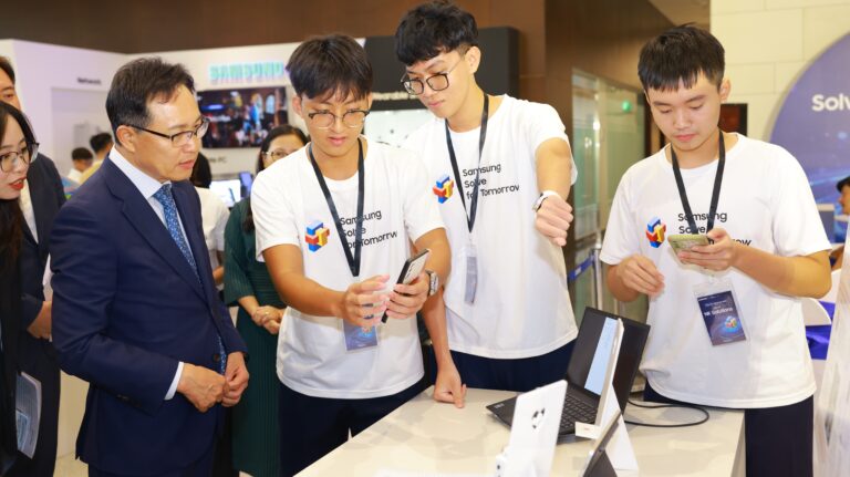 Solve for Tomorrow 2024 chính thức khép lại, có hơn 150.000 học sinh tham gia, gấp 300 lần mùa đầu tiên