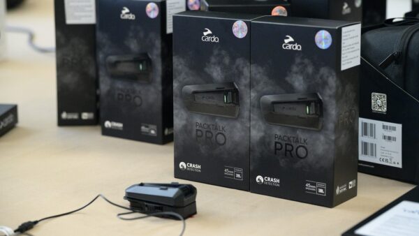 HTCamera phối hợp cùng Cardo Systems ra mắt Packtalk Pro - Tai nghe cao cấp dành cho biker