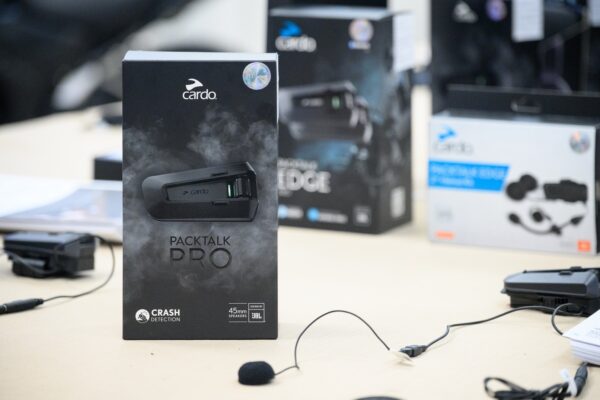 HTCamera phối hợp cùng Cardo Systems ra mắt Packtalk Pro - Tai nghe cao cấp dành cho biker