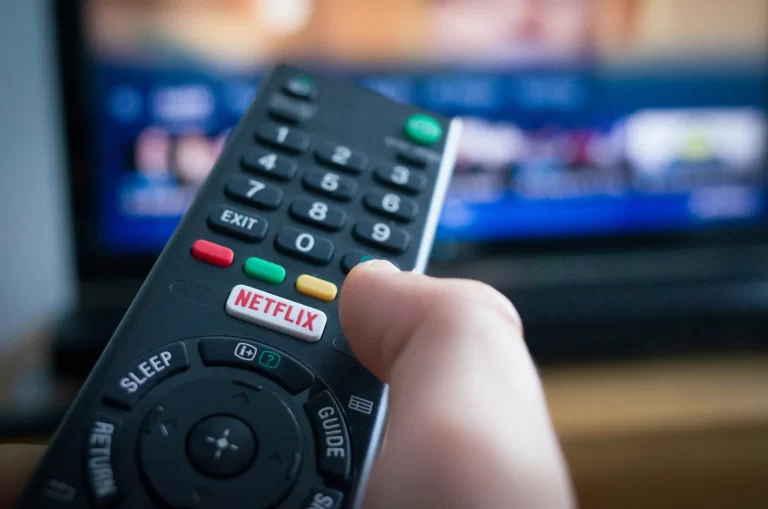 Ngành công nghiệp streaming đối mặt với khả năng giám sát và thao túng chưa từng có