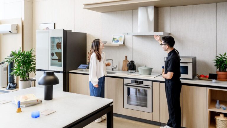 Khai trương cửa hàng bán lẻ Samsung West Lake tại Hà Nội