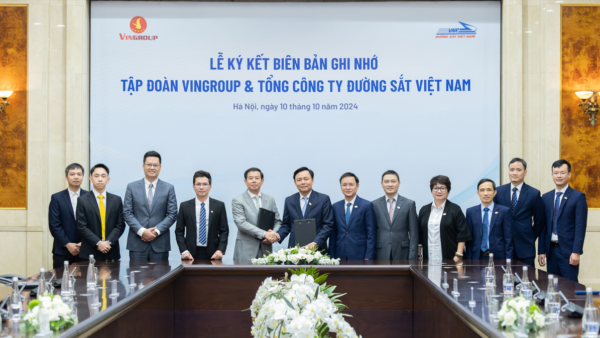 Vingroup ký hợp tác thúc đẩy chuyển đổi xanh với Tổng Công ty Đường sắt Việt Nam