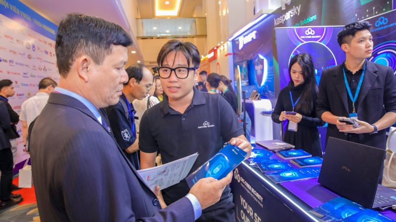 CMC trình diễn Hệ sinh thái an ninh ATTT tại ngày An toàn thông tin Việt Nam 2024