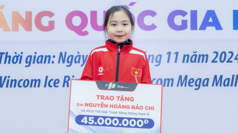 FPT Shop trao thưởng nóng cho vận động viên trượt băng nhí Nguyễn Hoàng Bảo Chi