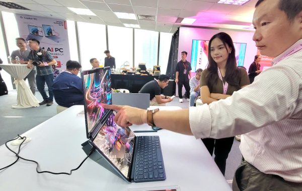 Lenovo Việt Nam ra mắt dải laptop AI thế hệ mới