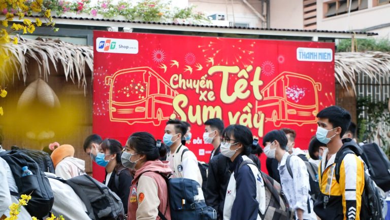 FPT Shop đồng hành cùng “Chuyến xe mùa xuân” – ‘Đưa Tết’ về vùng quê xa
